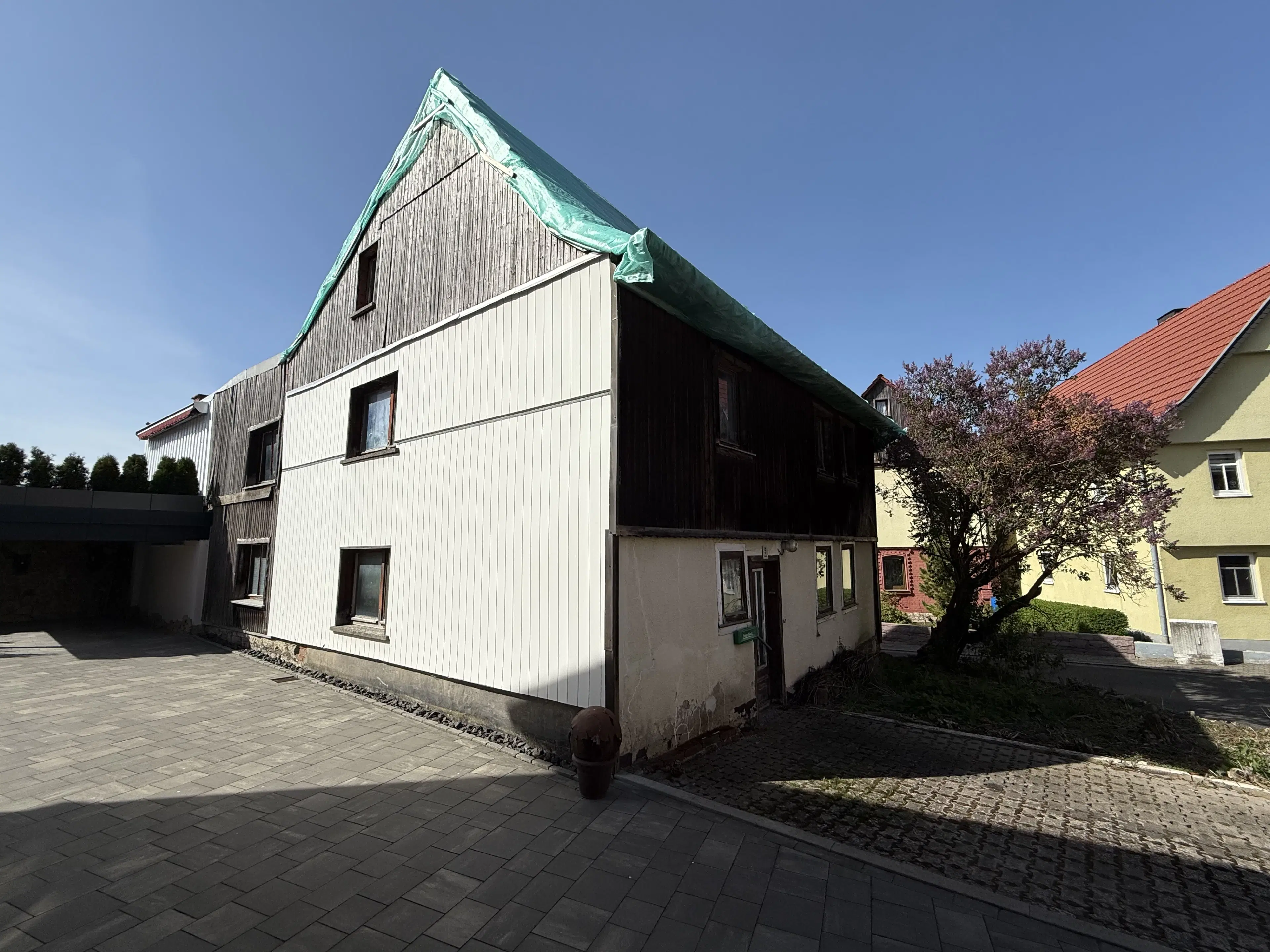 Vrijstaande woning + garage in Mittelsdorf, Hessen - Duitsland