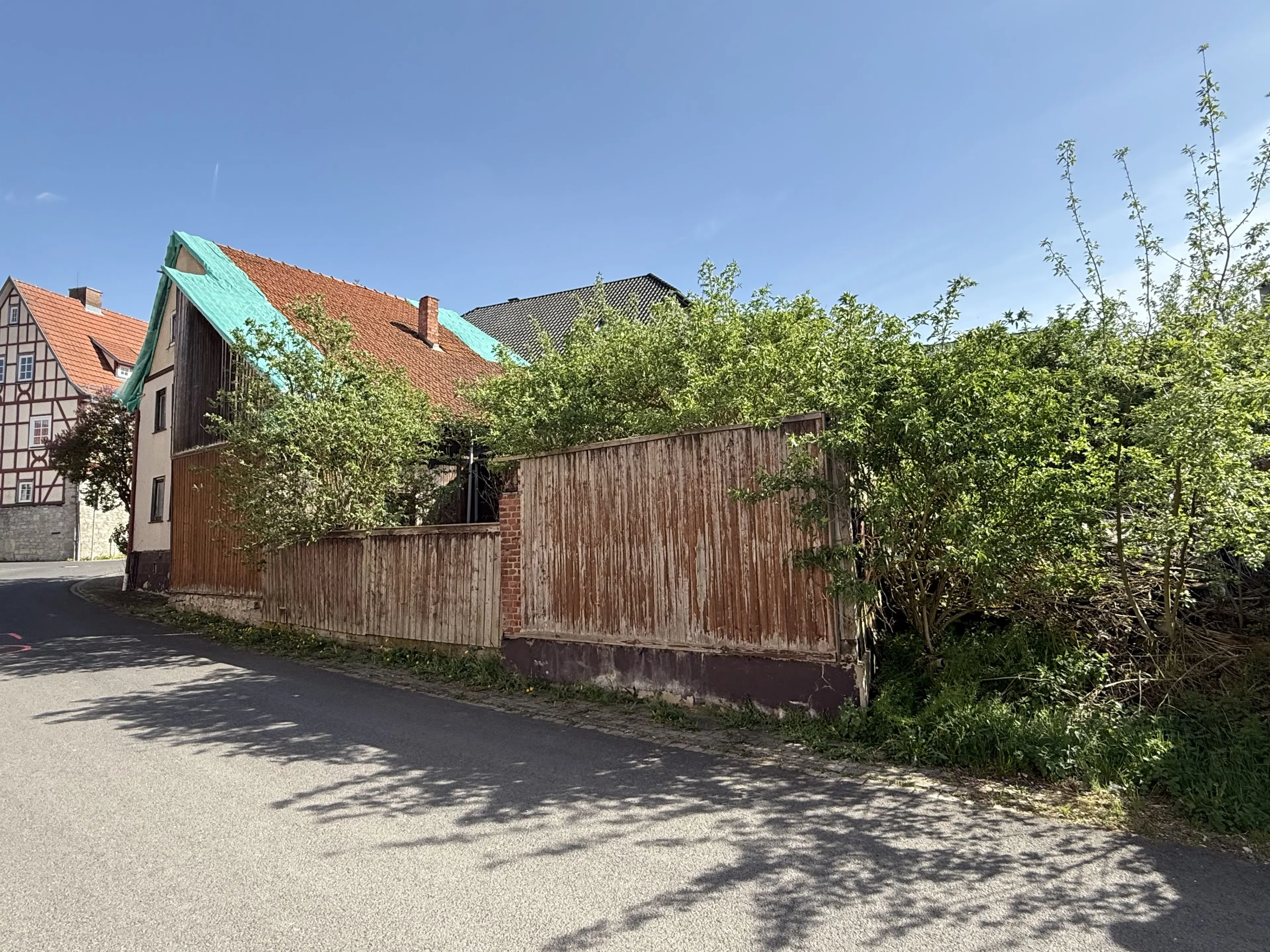 Vrijstaande woning + garage in Mittelsdorf, Hessen - Duitsland