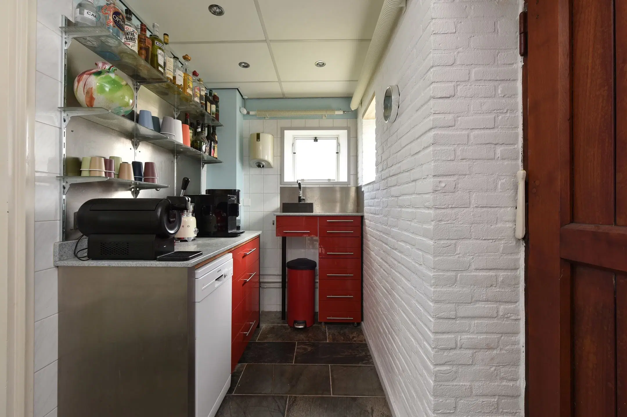 Unieke vrijwillige verkoop van een vrijstaande torenvilla gelegen te Pernis