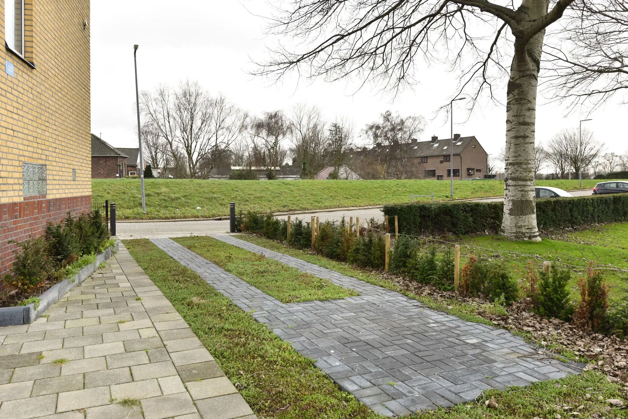 Unieke vrijwillige verkoop van een vrijstaande torenvilla gelegen te Pernis