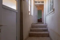 2-laagse grote woning, bijgebouwen + 1.110 m² grond in Polkovnik Dyakovo - Bulgarije