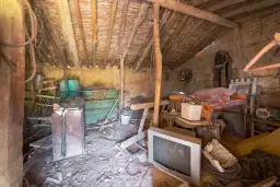 2-laagse grote woning, bijgebouwen + 1.110 m² grond in Polkovnik Dyakovo - Bulgarije