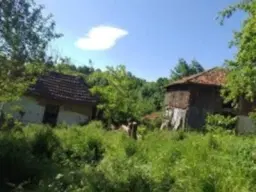Woning aan de rivier met bijgebouw en 1.100 m² grond in Podgore, Vidin - Bulgarije