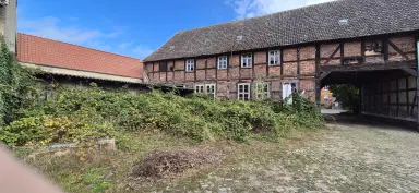 Historisch appartementencomplex met groot perceel - monumentaal pand met ontwikkelingspotentieel in Calvörde - Duitsland