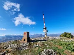 Bergwoning met vrij uitzicht op 830 m² perceel in Sredogriv - Bulgarije