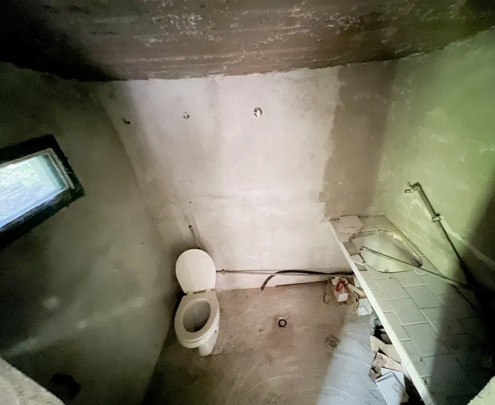 2 verdiepingen tellend huis met uitzicht op de Donau, bijgebouwen + 967 m² grond in Ostrov - Bulgarije