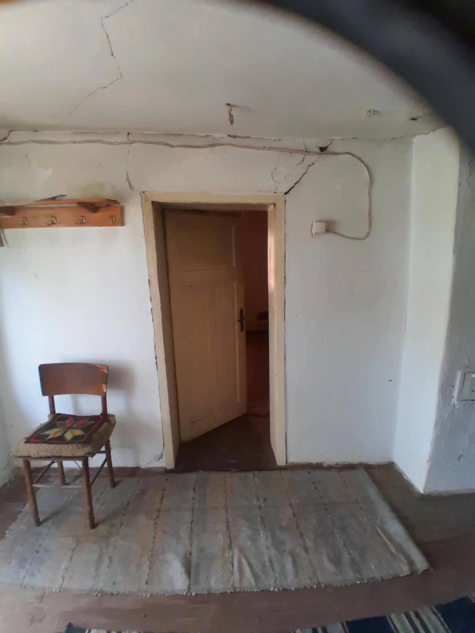 2.480 m² land met 2 huizen en bijgebouwen in Rakovitsa, Vidin - Bulgarije