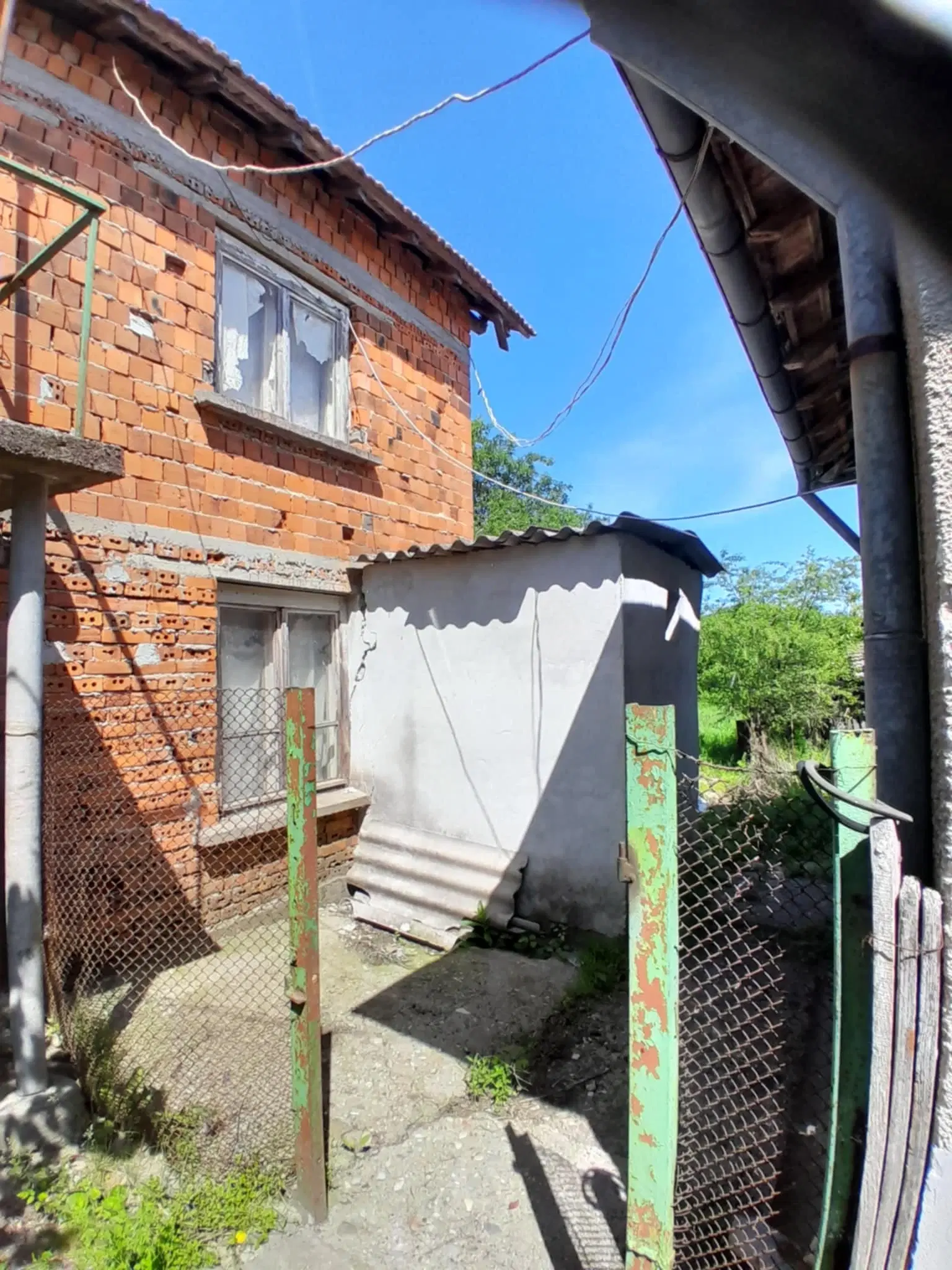 2.480 m² land met 2 huizen en bijgebouwen in Rakovitsa, Vidin - Bulgarije