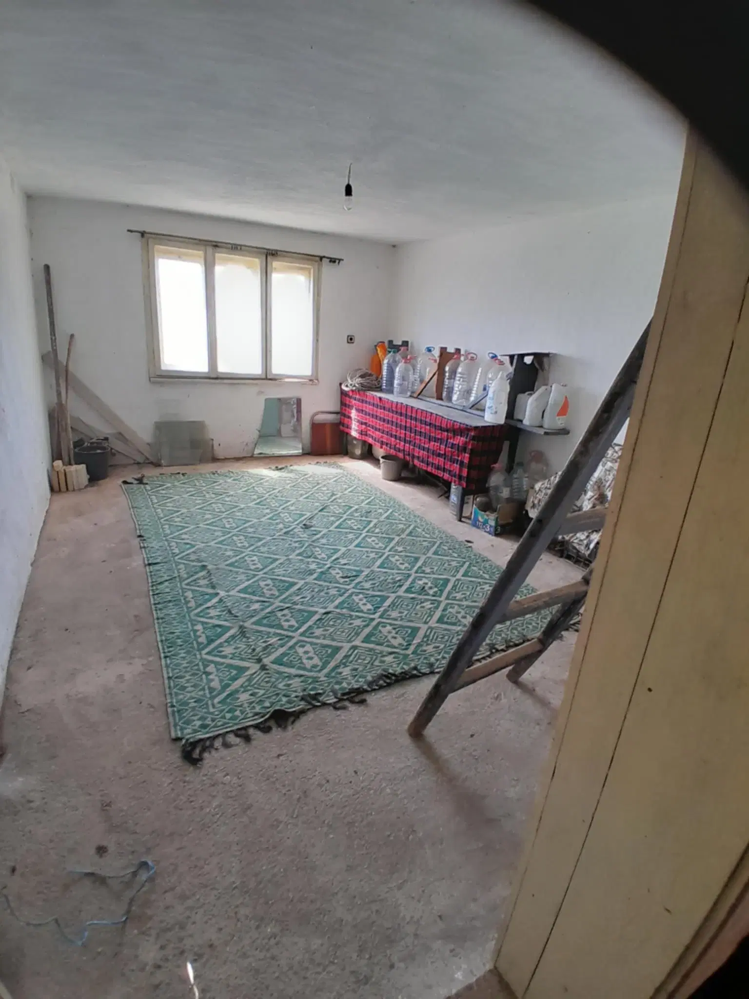 2.480 m² land met 2 huizen en bijgebouwen in Rakovitsa, Vidin - Bulgarije