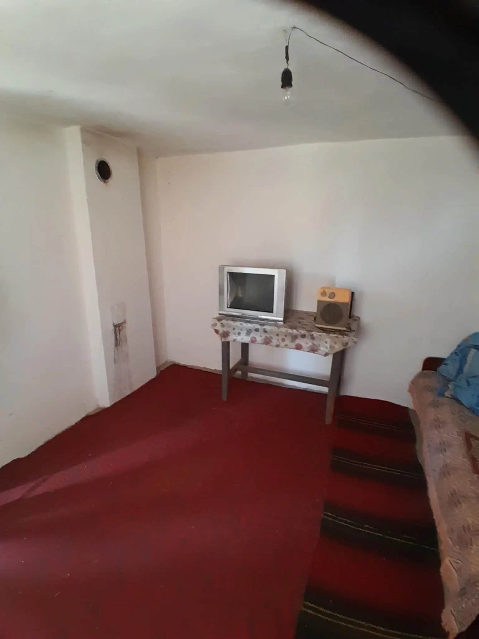 2.480 m² land met 2 huizen en bijgebouwen in Rakovitsa, Vidin - Bulgarije