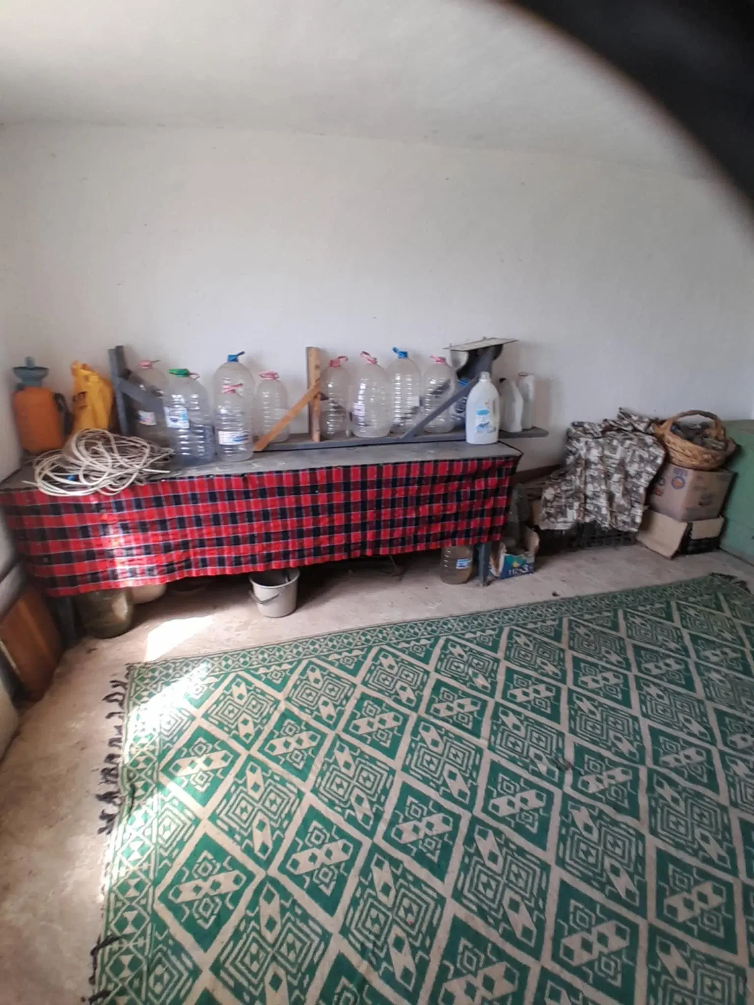 2.480 m² land met 2 huizen en bijgebouwen in Rakovitsa, Vidin - Bulgarije