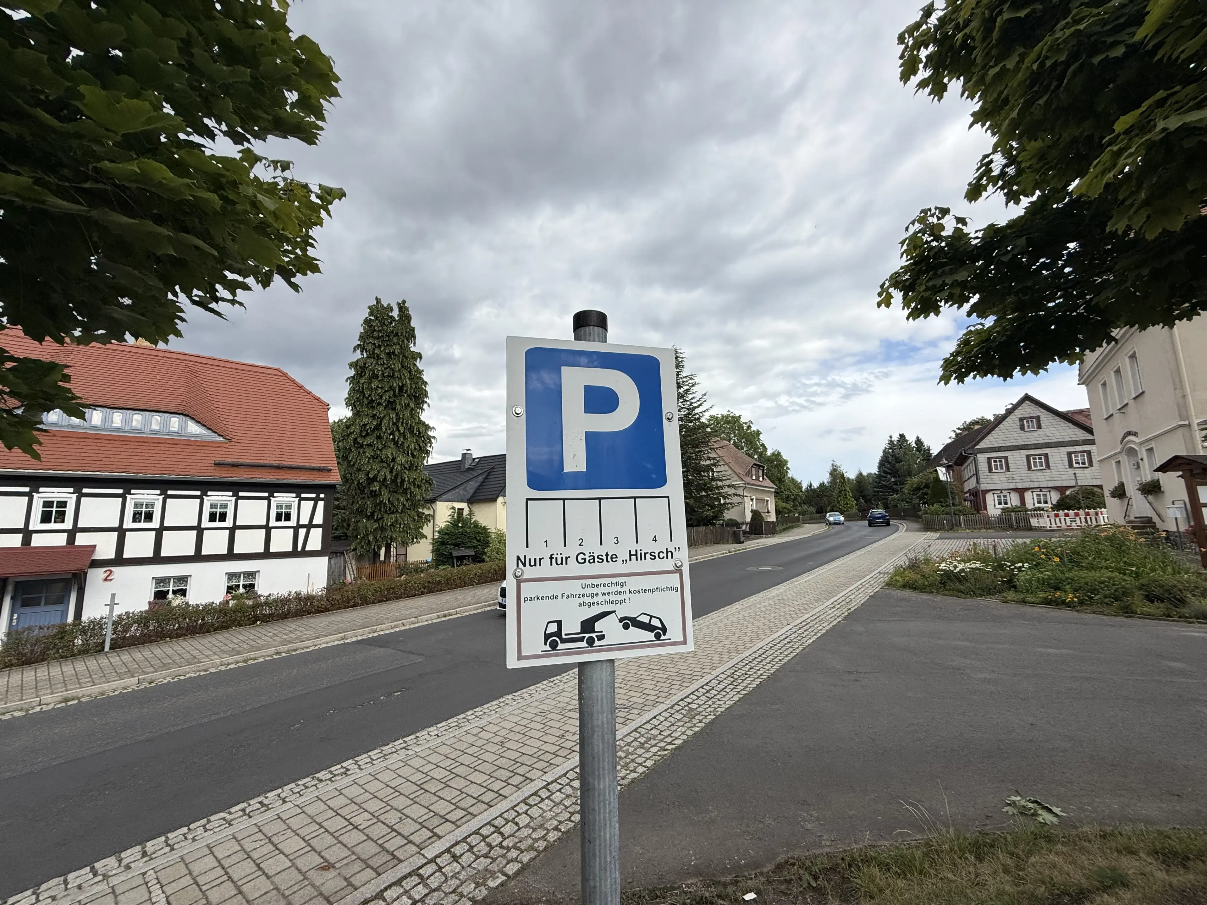 Groot pand met horecavoorzieningen en feestzaal in levendige grensregio Saksen - Bertsdorf-Hörnitz - Duitsland