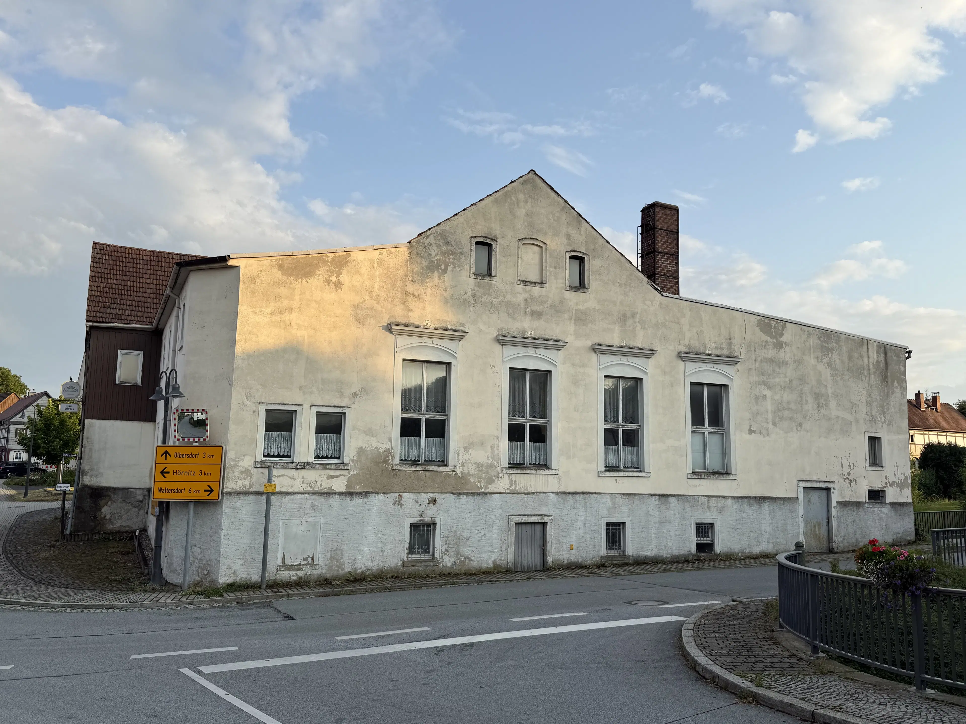 Groot pand met horecavoorzieningen en feestzaal in levendige grensregio Saksen - Bertsdorf-Hörnitz - Duitsland