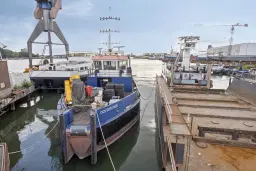 Stalen werkschip 'DCS Explorer'