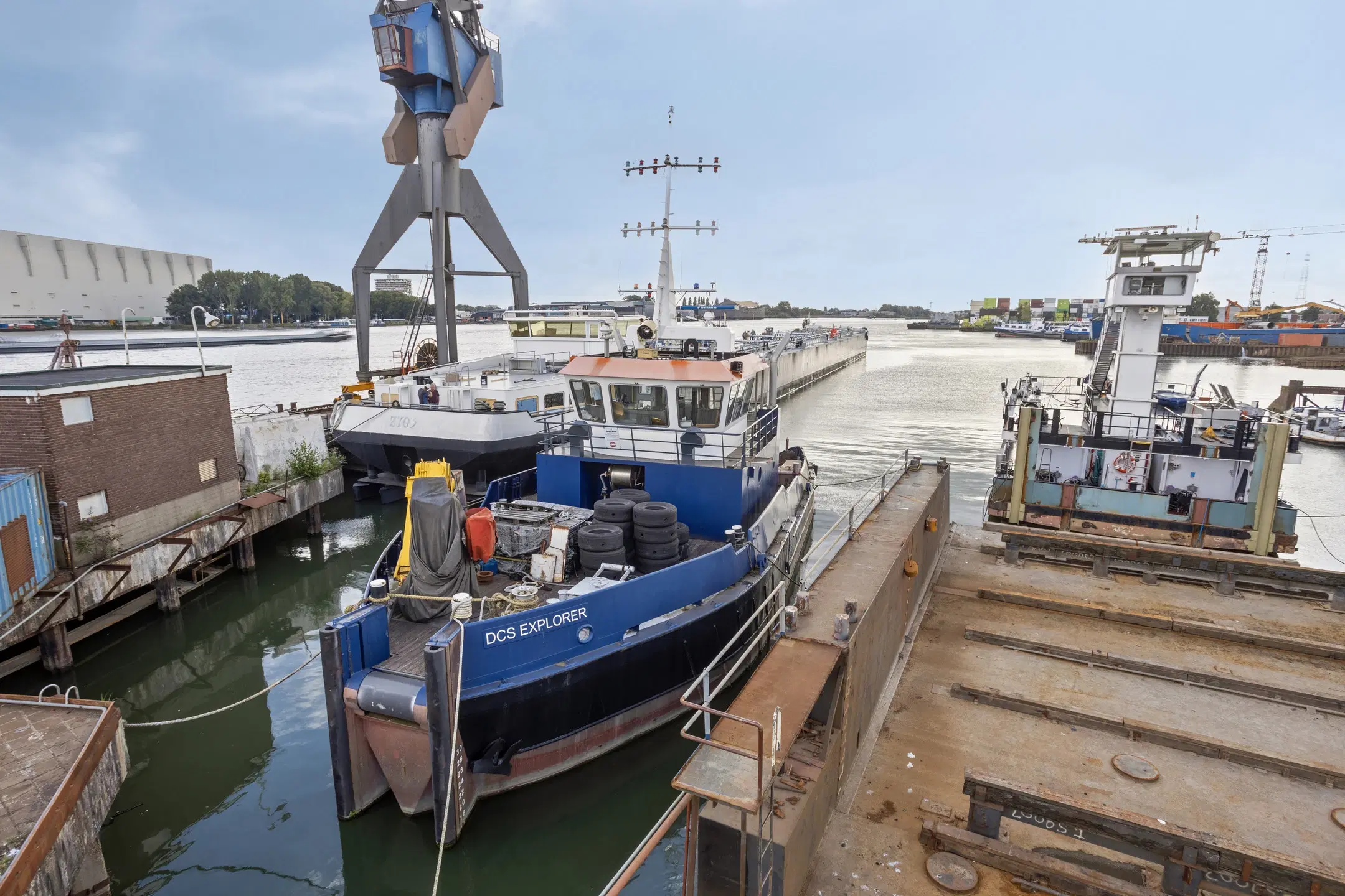 Stalen werkschip 'DCS Explorer'