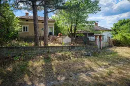 1.490 m² boomgaard met 2 oude huizen en 1 schuur in Podgore, Vidin - Bulgarije