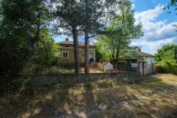 1.490 m² boomgaard met 2 oude huizen en 1 schuur in Podgore, Vidin - Bulgarije