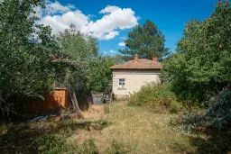 1.490 m² boomgaard met 2 oude huizen en 1 schuur in Podgore, Vidin - Bulgarije