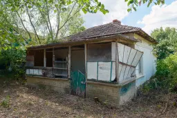 1.490 m² boomgaard met 2 oude huizen en 1 schuur in Podgore, Vidin - Bulgarije