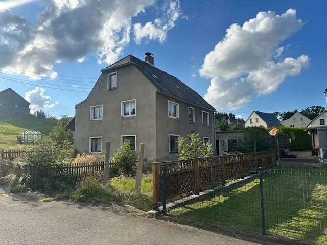 Vrijstaande woning met dubbele garage, perceel 830 m² in Pfaffroda, Saksen, Ertsgebergte - Duitsland