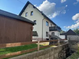 Vrijstaande woning met dubbele garage, perceel 830 m² in Pfaffroda, Saksen, Ertsgebergte - Duitsland