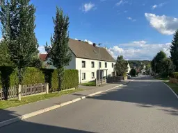 Vrijstaande woning met dubbele garage, perceel 830 m² in Pfaffroda, Saksen, Ertsgebergte - Duitsland