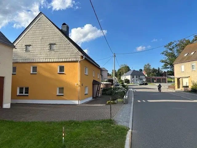 Vrijstaande woning met dubbele garage, perceel 830 m² in Pfaffroda, Saksen, Ertsgebergte - Duitsland