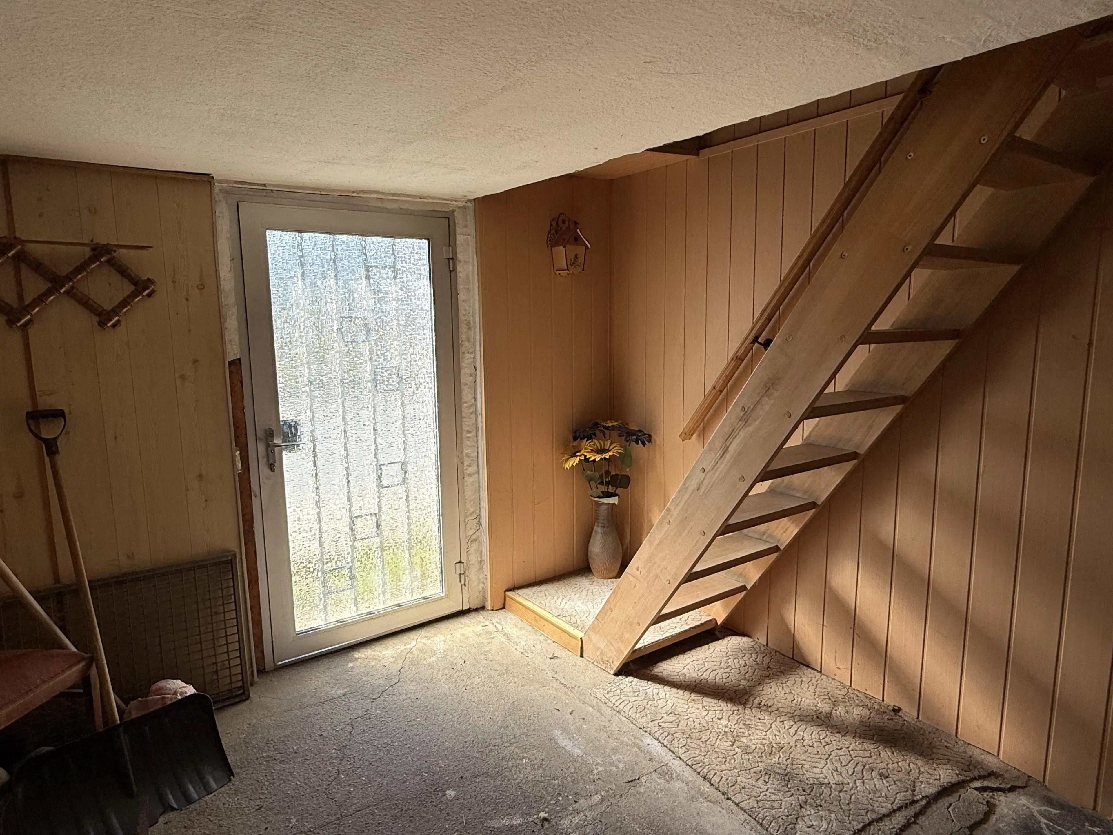 Vakwerkhuis met verpachte garages naast Löbau, Niedercunnersdorf - Duitsland