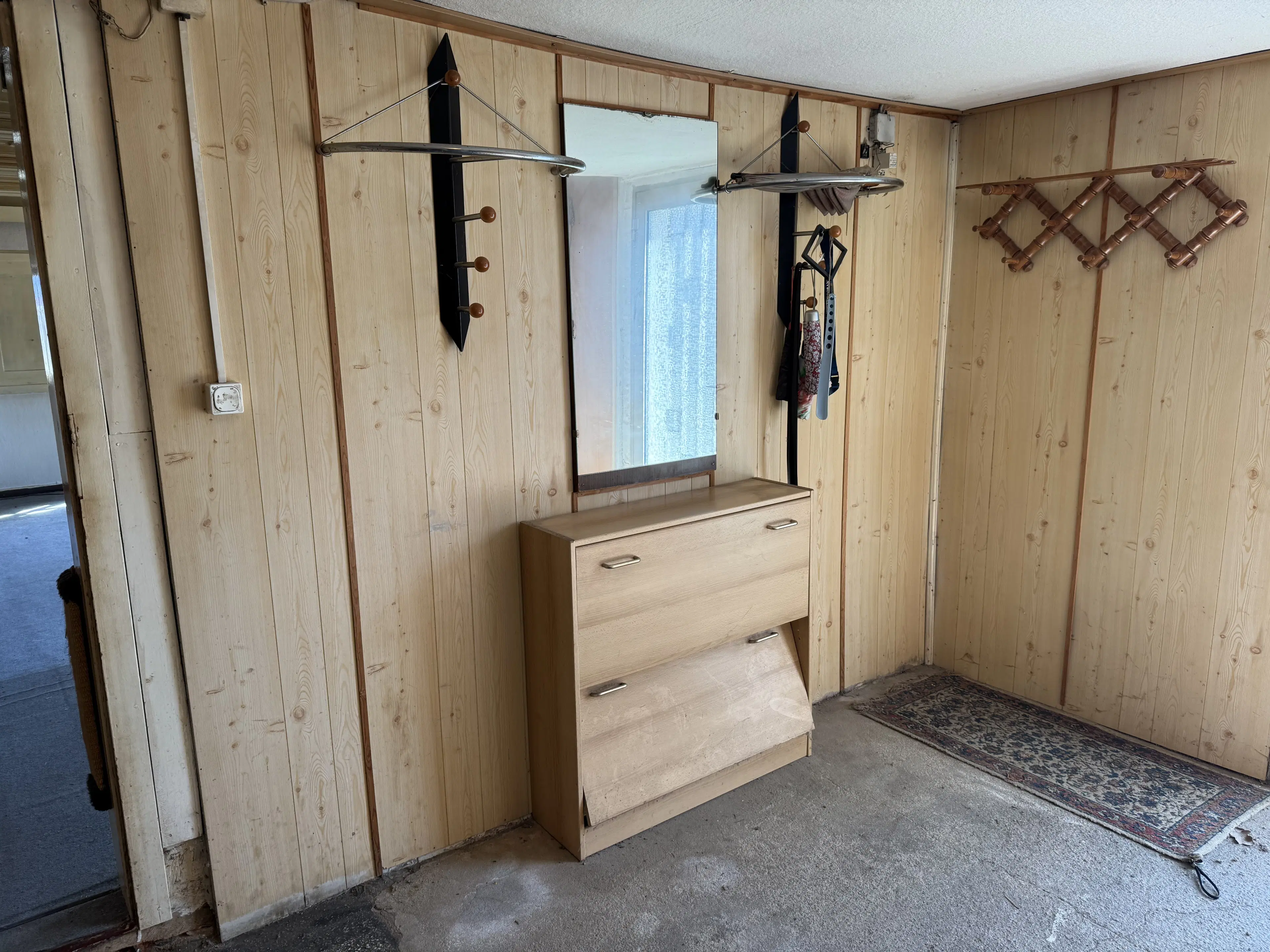 Vakwerkhuis met verpachte garages naast Löbau, Niedercunnersdorf - Duitsland