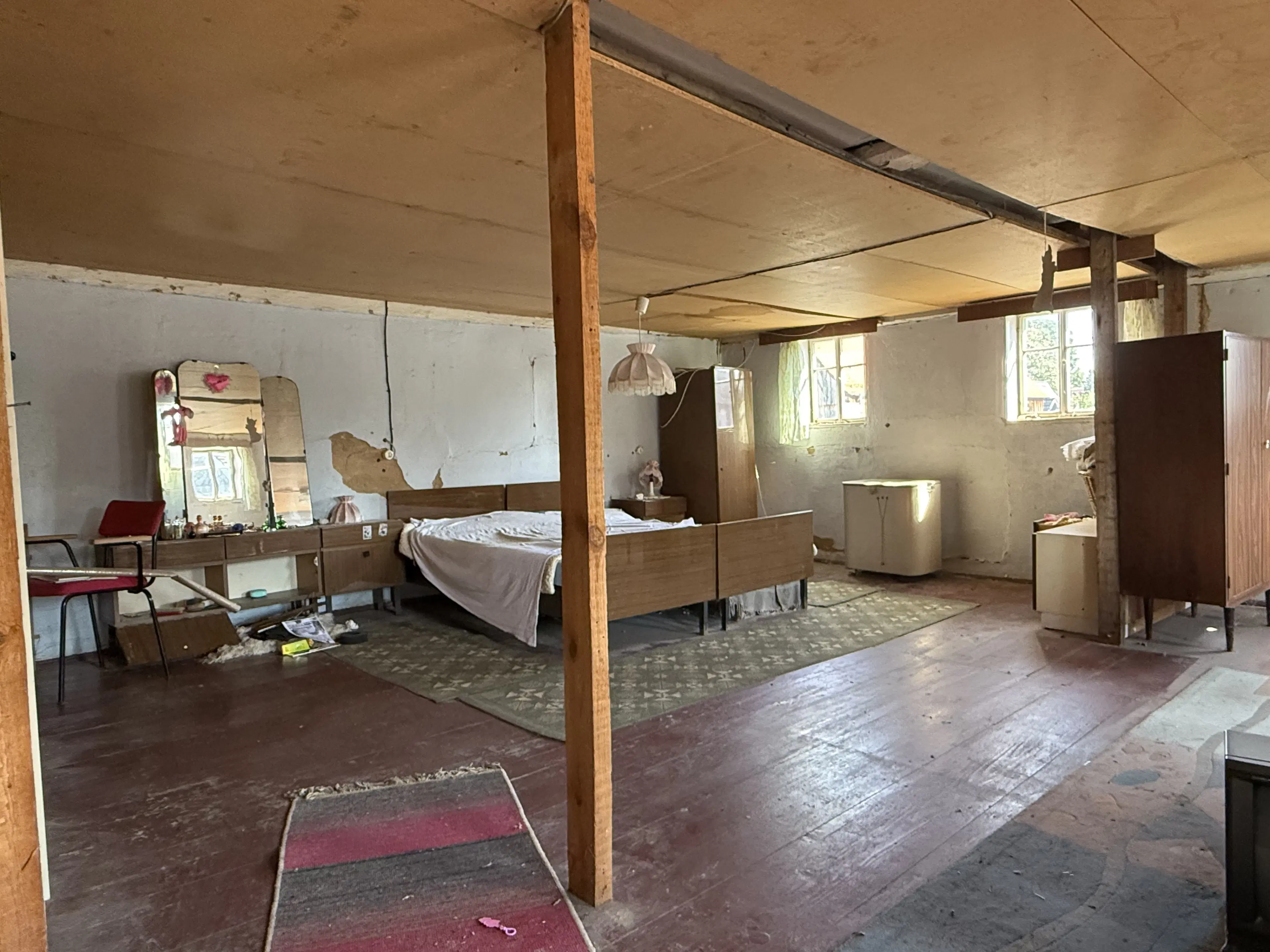 Vakwerkhuis met verpachte garages naast Löbau, Niedercunnersdorf - Duitsland