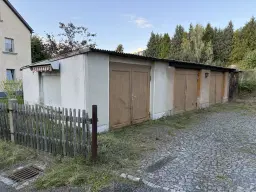 Vakwerkhuis met verpachte garages naast Löbau, Niedercunnersdorf - Duitsland