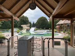 Vakwerkhuis met verpachte garages naast Löbau, Niedercunnersdorf - Duitsland