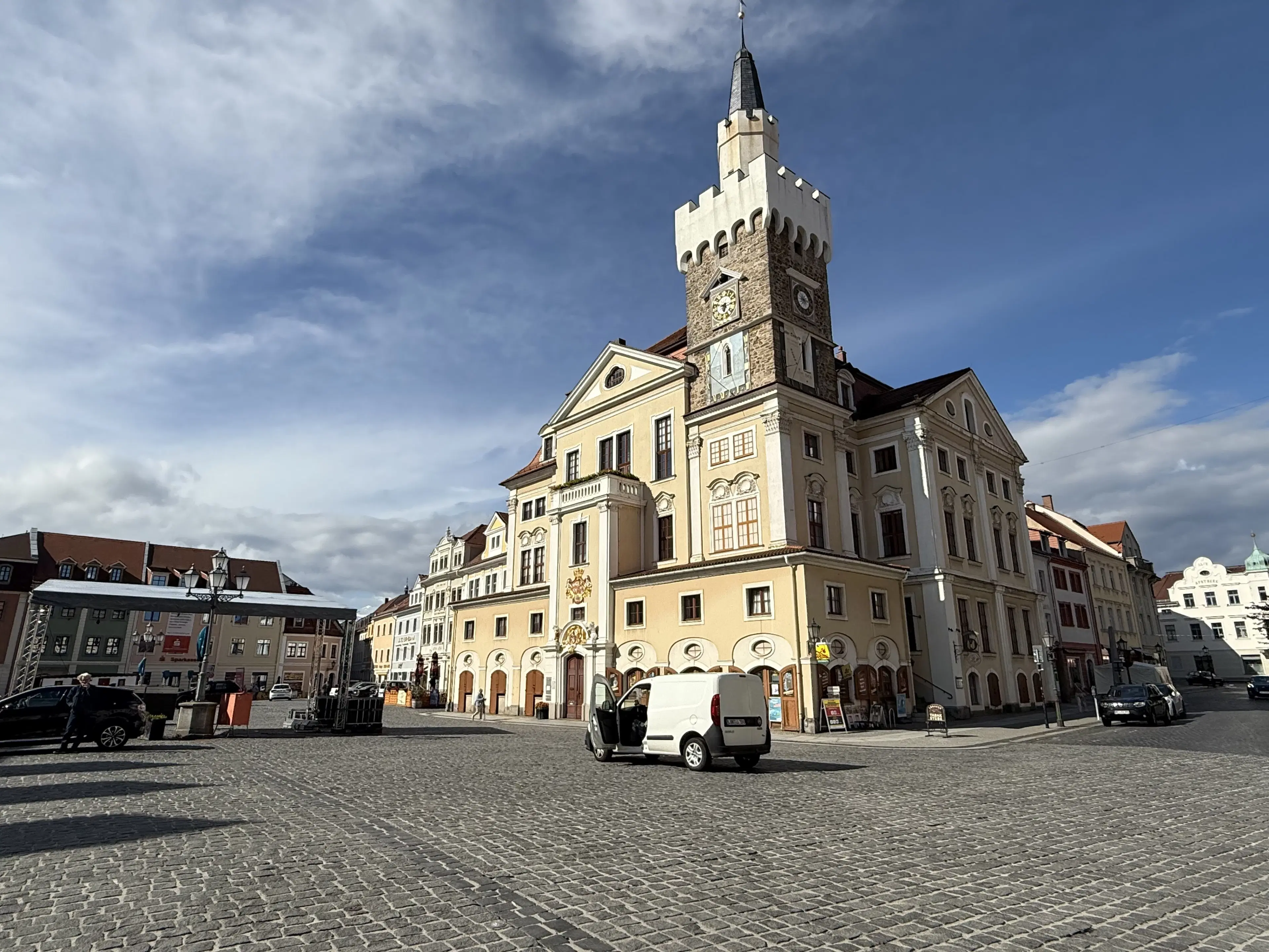 Vakwerkhuis met verpachte garages naast Löbau, Niedercunnersdorf - Duitsland
