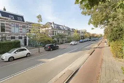 Hillegom, Weeresteinstraat 77 / Kortenbachstraat 1
