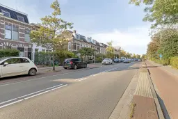 Hillegom, Weeresteinstraat 77 / Kortenbachstraat 1 en 3