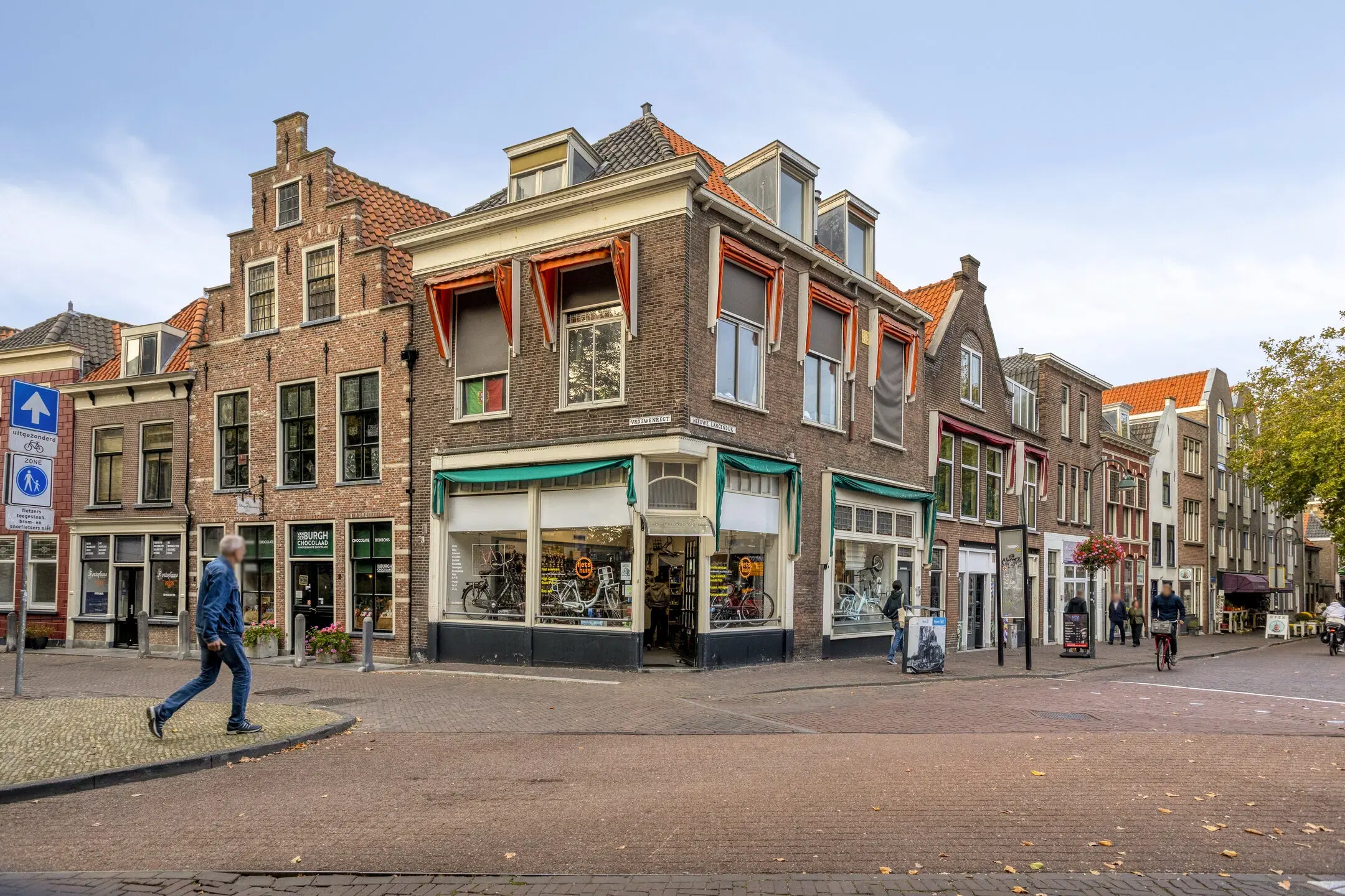 Combinatie: Delft, Vrouwenregt 1 & Nieuwe Langendijk 2
