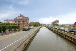 Poeldijk, Vredebestlaan 64