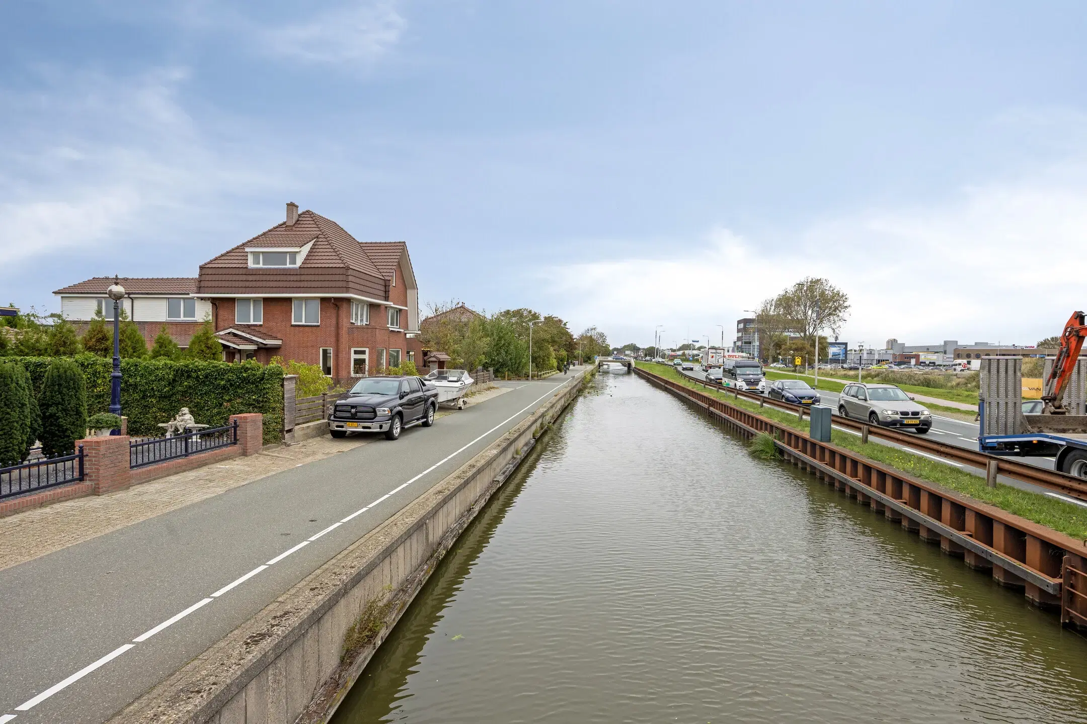 Poeldijk, Vredebestlaan 64