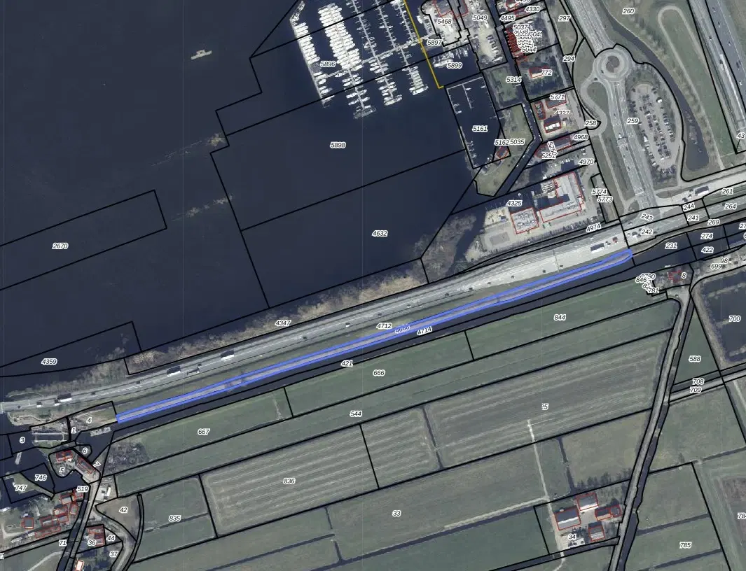 Perceel grond gelegen nabij de Provincialeweg te Vinkeveen