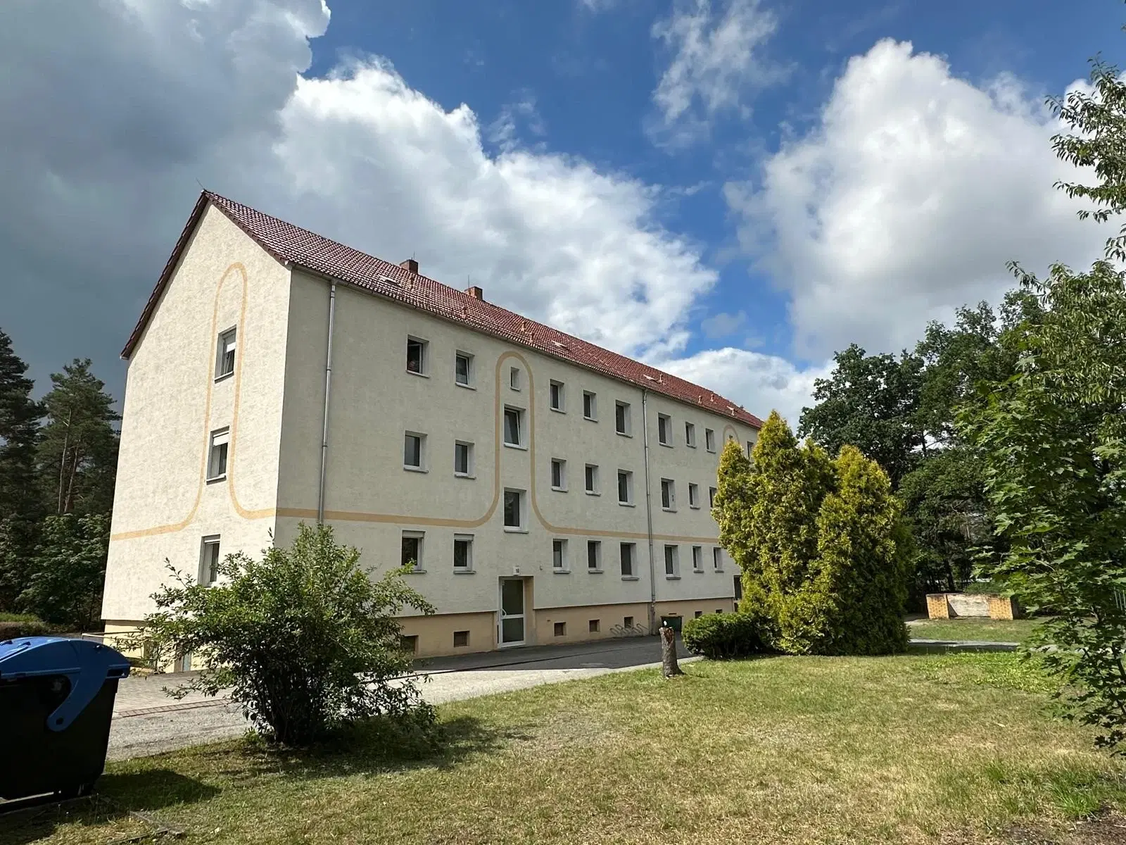 Beleggingsobject complex 12 appartementen + garages (€52.430,- huur, Energielabel B) Schönborn, Brandenburg - Duitsland