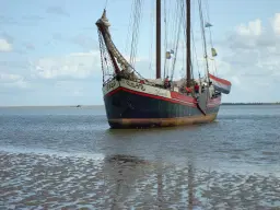 Zeilcharterschip 'Averechts' te Harlingen