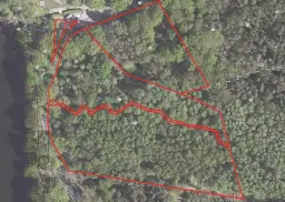 Perceel van 5.183 m² bij het water naast Bad Schmiedeberg - Duitsland