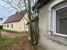 Vrijstaand landhuis met schuur op ca. 1.090 m² eigendomsperceel - Rohndorf, Halle / Leipzig - Duitsland