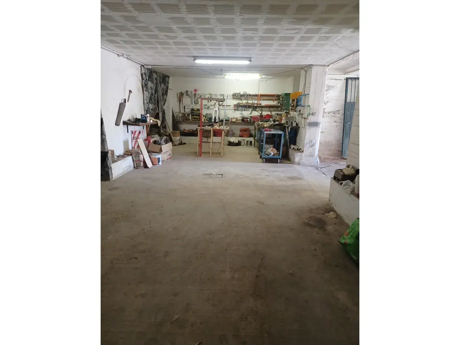 Privéonderhandeling – magazijn in Pesaro (PU) Loc. Zaak Bruciate - Italië