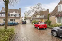 Amstelveen, Troubadour 150