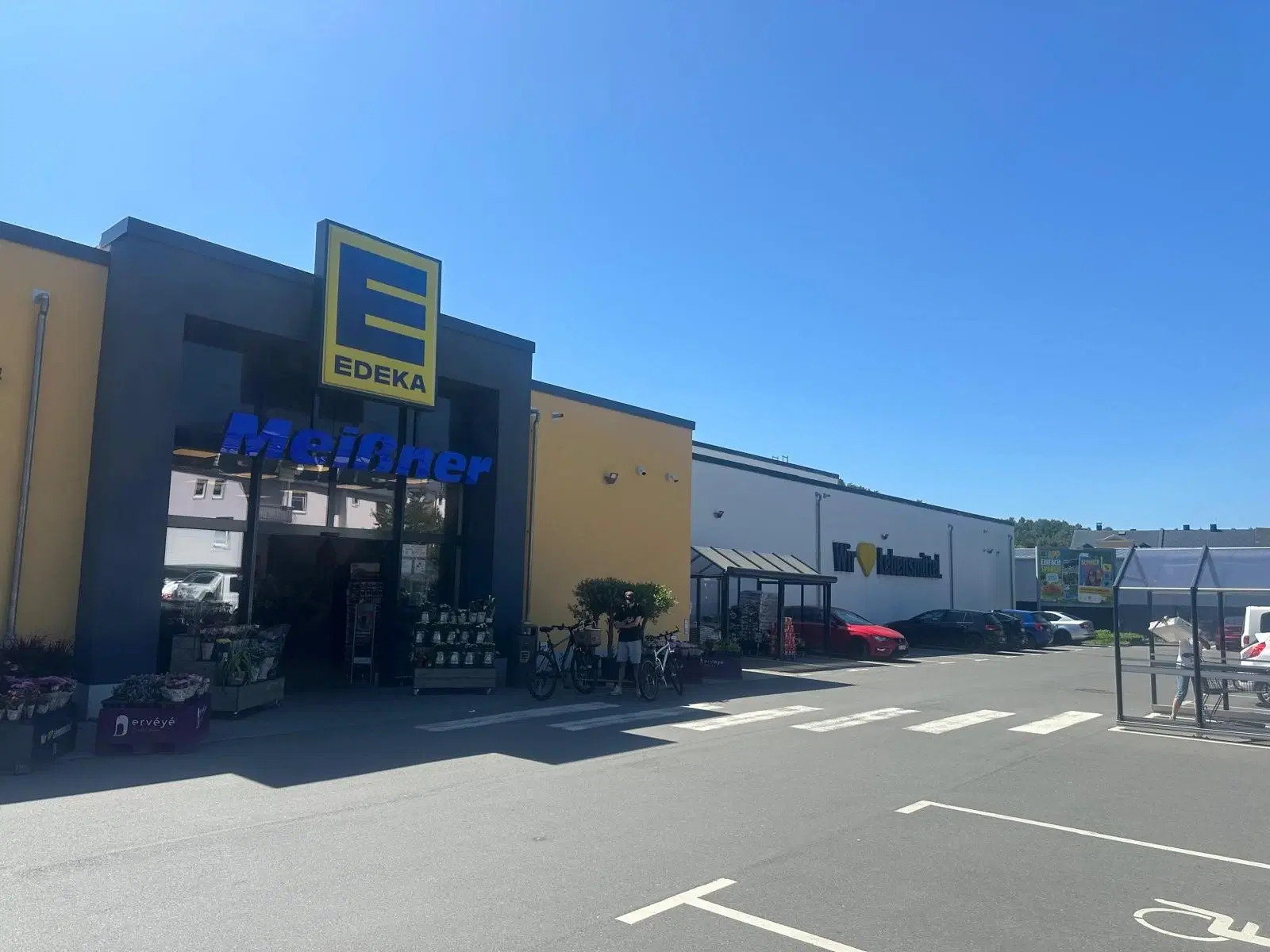 27 appartementen, bouwjaar 1988, 11 verhuurd (€ 58.500,= huur) - Markneukirchen - Duitsland