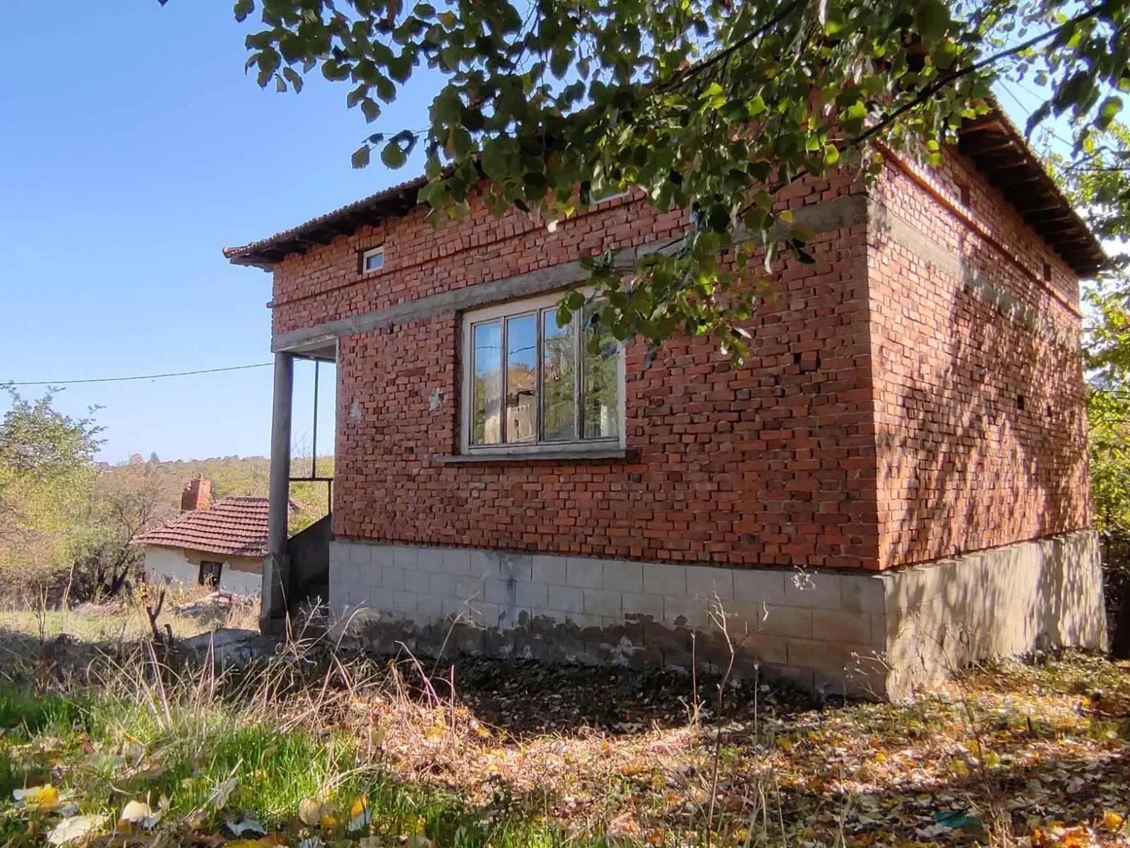 Eigendom 2 huizen aan de rivier, bijgebouw en 1.100 m² grond in Podgore, Vidin - Bulgarije