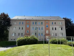 12 appartementen, perceel 4.804 m² in Markneukirchen - Duitsland (huursom € 49.280,=)