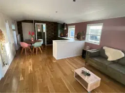 Moderne Woonboot / Woonark te Heeg