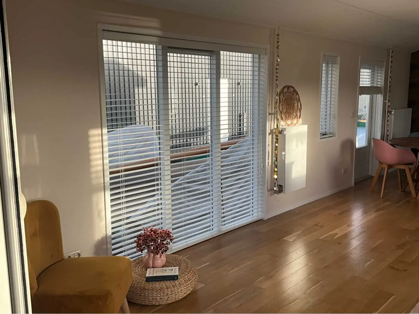 Moderne Woonboot / Woonark te Heeg